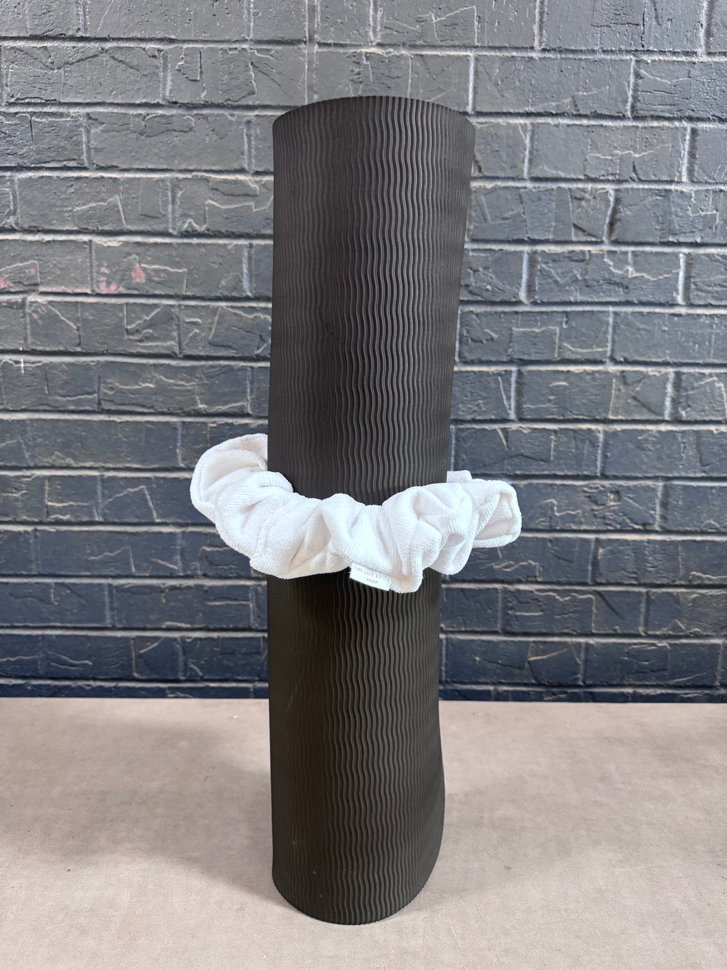 White Mat Tie Srunchie