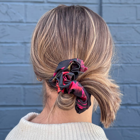 Black and Fuchsia Scrunchie (S)