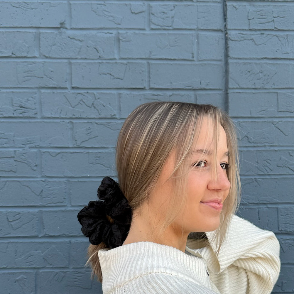 Black Popcorn Scrunchie (S)